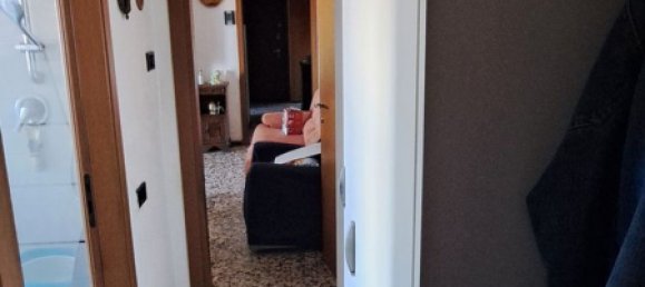 3-salle Appartement à Lazzate, Italy No. 252013 11