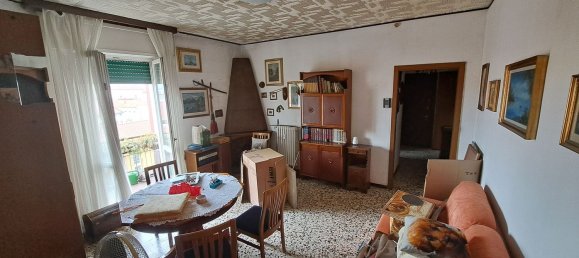3-salle Appartement à Lazzate, Italy No. 252013 12