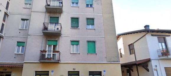 3-salle Appartement à Lazzate, Italy No. 252013 2