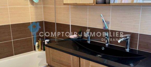 3 bedrooms Villa in Villabe, France No. 140468 8