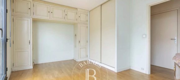 Квартира с 2 спальнями в Версаль, Франция № 187880 9