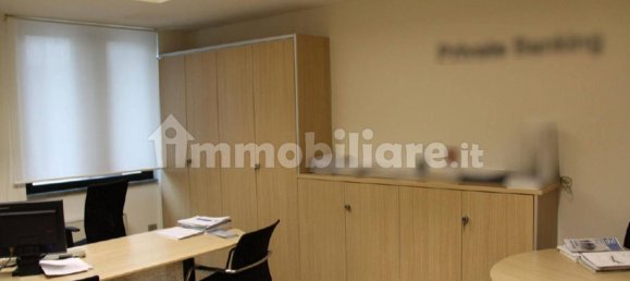 633m² Commercial property in Lurago d'Erba, Italy No. 319659 5