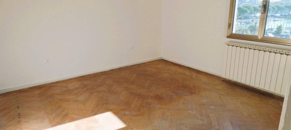 2-salle Appartement à Gorizia, Italy No. 25327 8