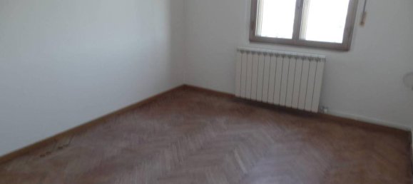 2-salle Appartement à Gorizia, Italy No. 25327 7