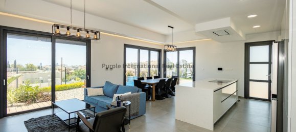 Villa de 4 dormitorios en Agios Athanasios, Cyprus No. 5276 2