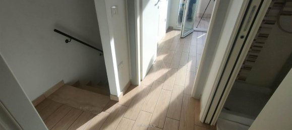 4 rooms Apartment in Florence, Italy No. 89719 20