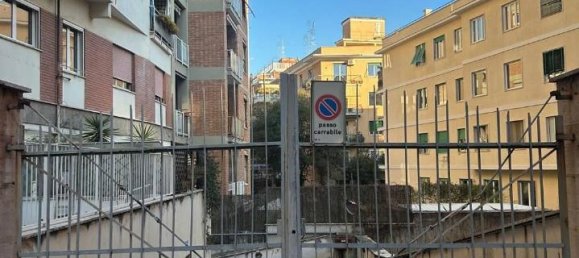 1 room Parking in Rome, Italy No. 28988 4