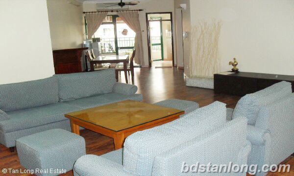 Apartamento de 2 dormitorios en Cau Giay, Vietnam No. 6392