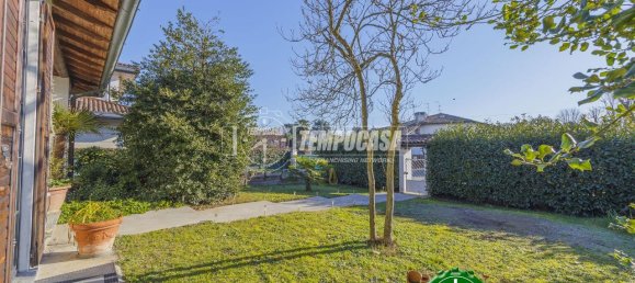 Вилла с 5 комнатами в Новильо, Италия № 153383 2