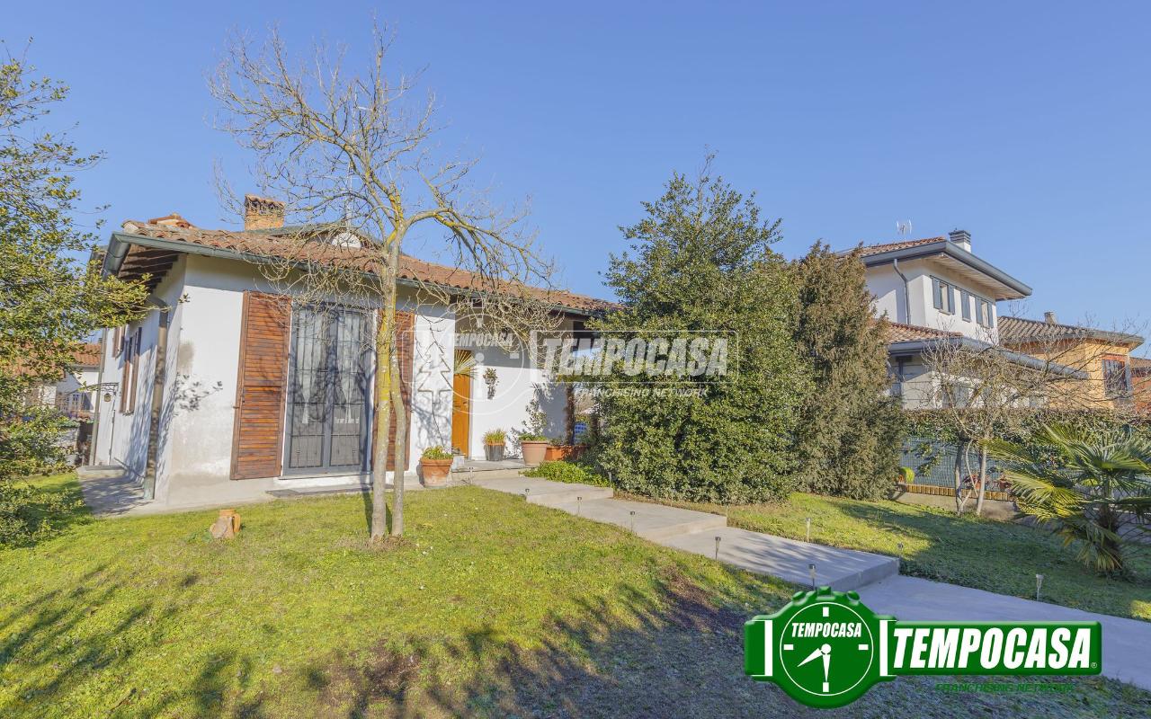 Вилла с 5 комнатами в Новильо, Италия № 153383