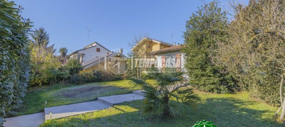 Вилла с 5 комнатами в Новильо, Италия № 153383 3