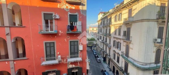 1 chambre Appartement à Naples, Italy No. 313634 3