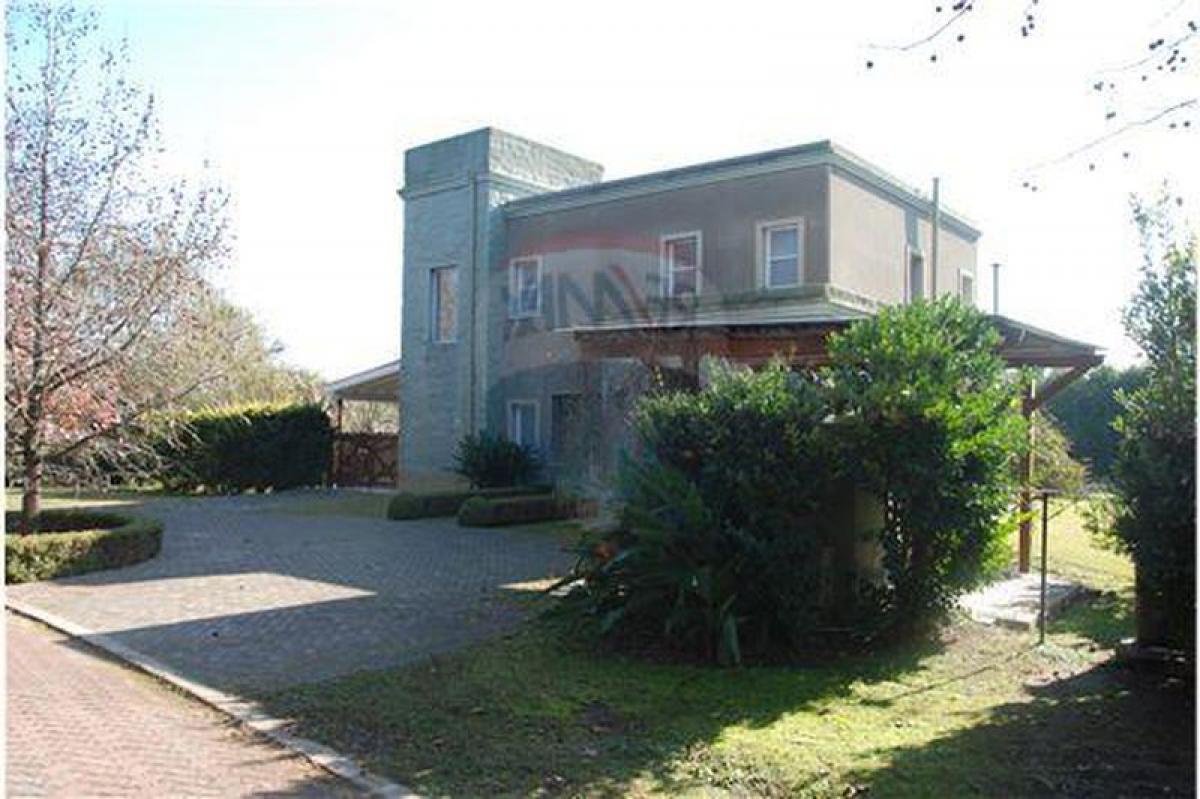 3 bedrooms House in Pilar, Argentina No. 19329