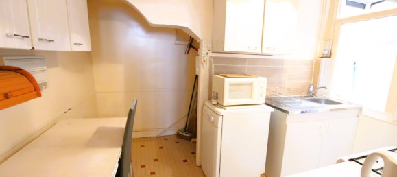 3 bedrooms House in Chartres, France No. 93912 4