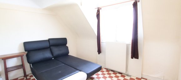 3 bedrooms House in Chartres, France No. 93912 8