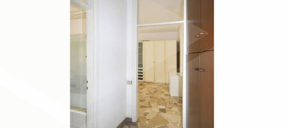 Apartamento de 2 divisões em Parabiago, Italy N.º 25353 10