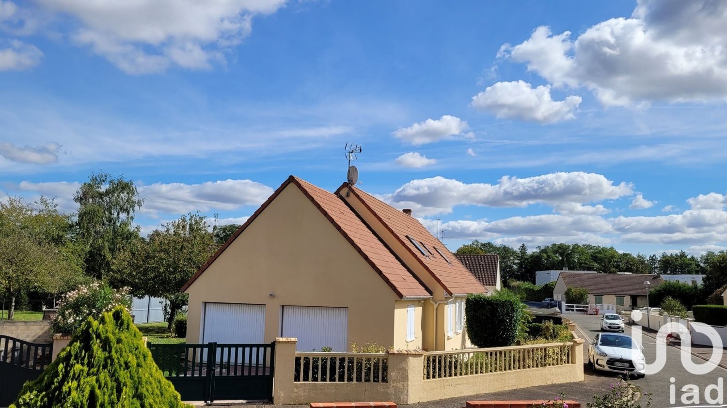 5 bedrooms House in Chartres, France No. 63457