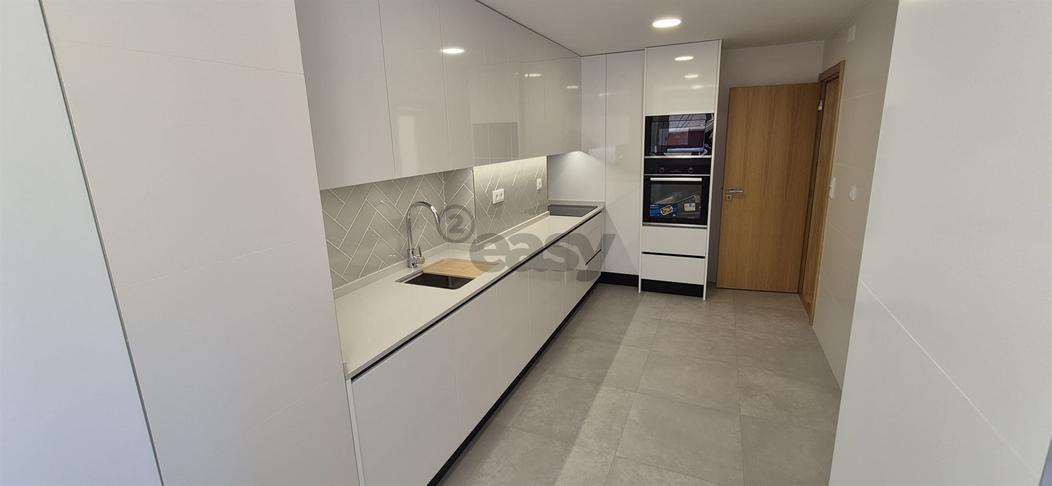 Dúplex de 3 dormitorios en Amadora, Portugal No. 217027