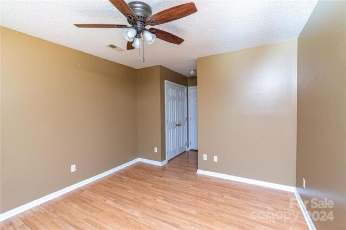 2 Schlafzimmer Haus in Concord, USA, Nr. 217627