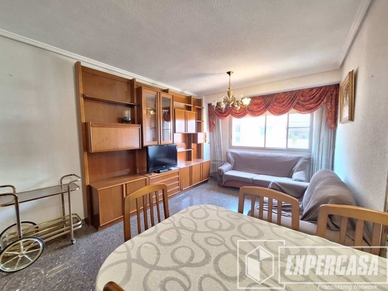Apartamento de 4 dormitorios en Xirivella, Spain No. 203431
