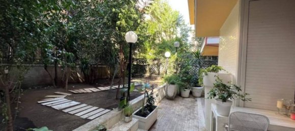 2 bedrooms Apartment in Rome, Italy No. 32401 3