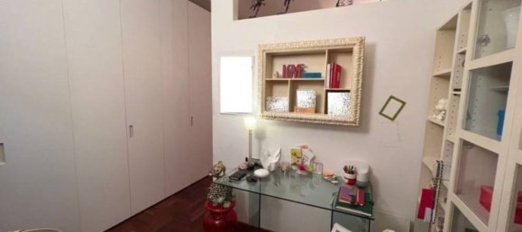 2 bedrooms Apartment in Rome, Italy No. 32401 11