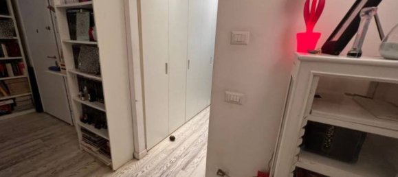 2 bedrooms Apartment in Rome, Italy No. 32401 7