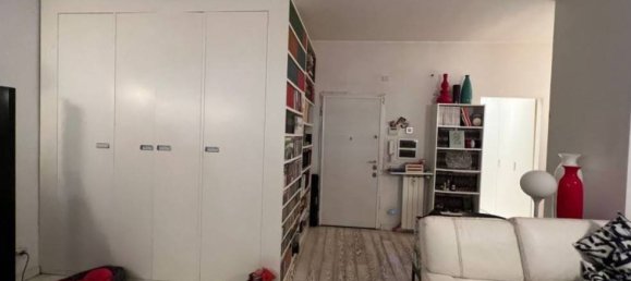 2 bedrooms Apartment in Rome, Italy No. 32401 5