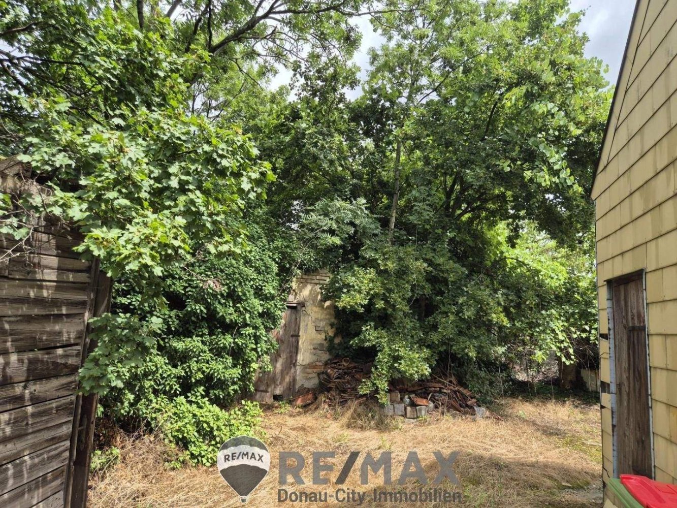  قطعة أرض في Gross-Enzersdorf, Austria رقم 215832