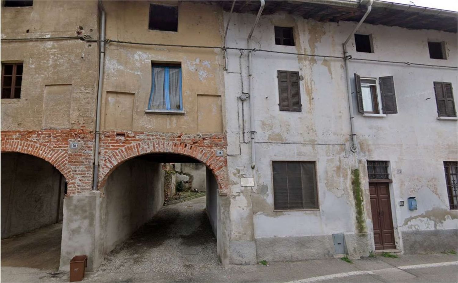 6 rooms Apartment in Cameri, Italy No. 1918