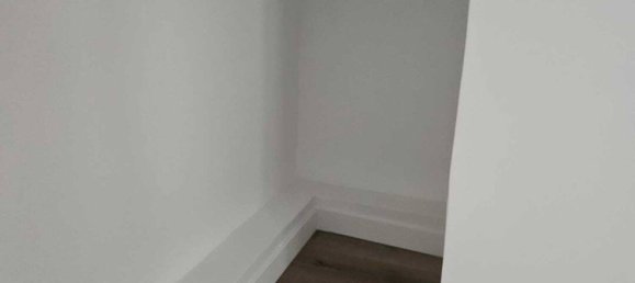 Studio in Les Lilas, France No. 333690 7