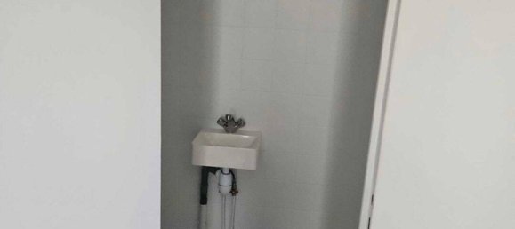 Studio in Les Lilas, France No. 333690 4