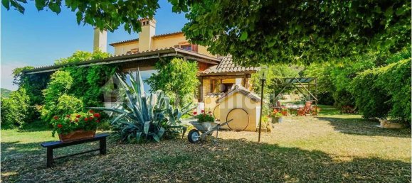 Дом с 9 спальнями в Урбино, Италия № 267181 3