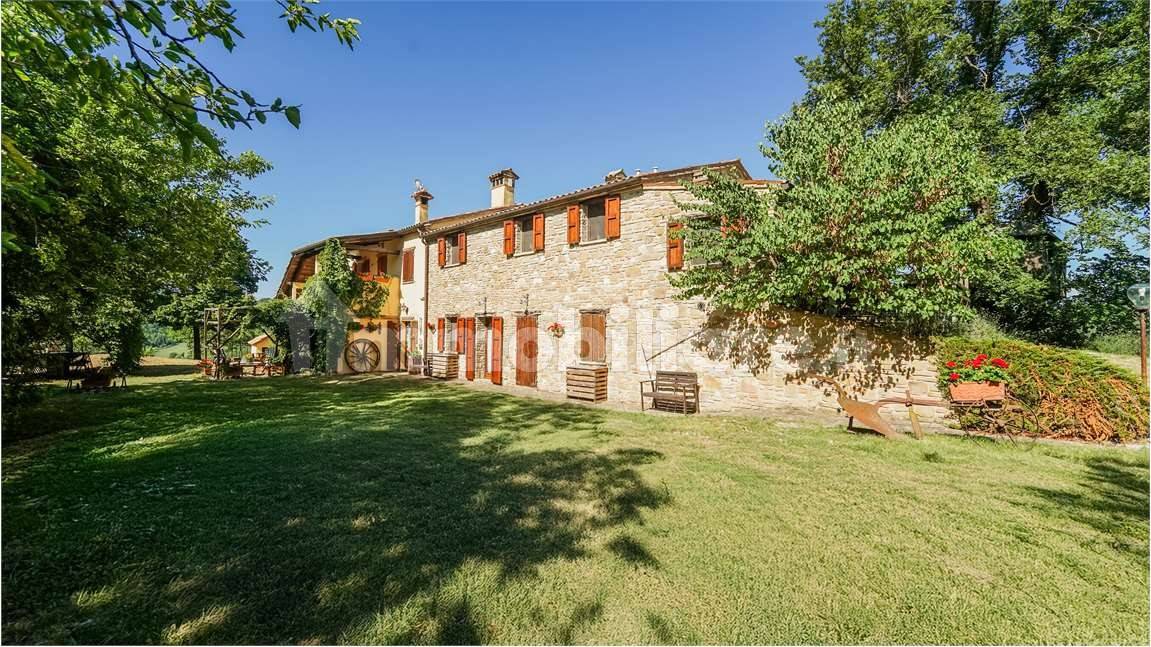 Дом с 9 спальнями в Урбино, Италия № 267181