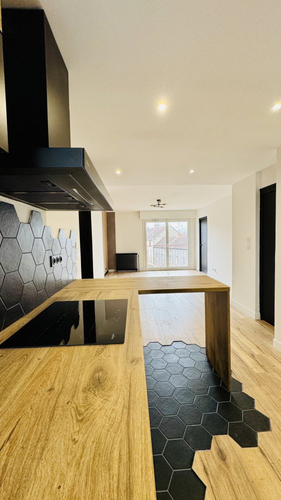 2 bedrooms Apartment in Longvic, France No. 196461