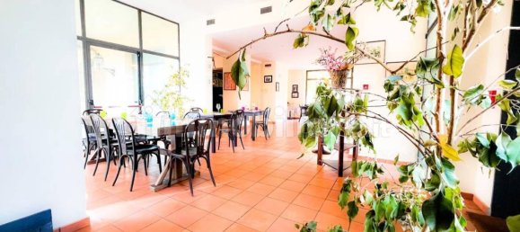 5-Zimmer Gewerbliche Immobilie in Noceto, Italy, Nr. 11872 8