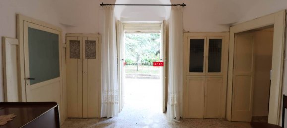 4 bedrooms House in Martina Franca, Italy No. 276573 6