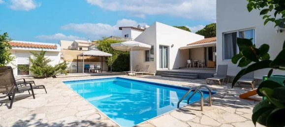 4 Schlafzimmer Villa in Coral Bay, Cyprus, Nr. 34815 2