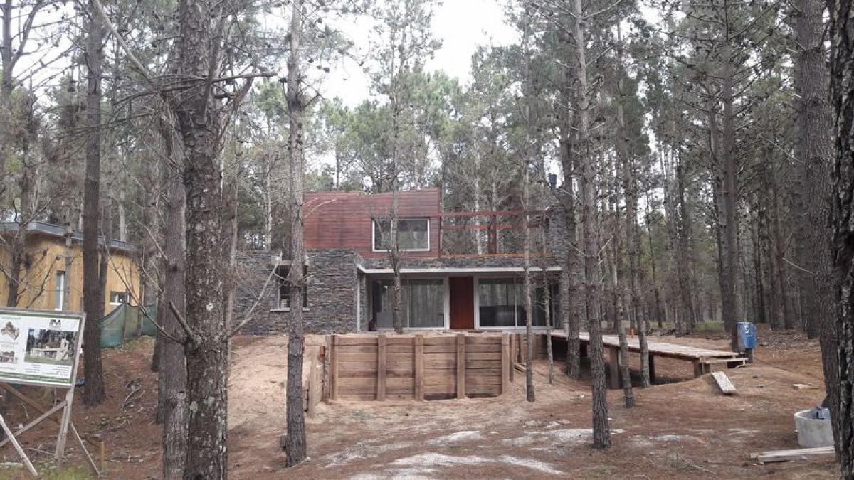 3 bedrooms House in Mar del Plata, Argentina No. 73395