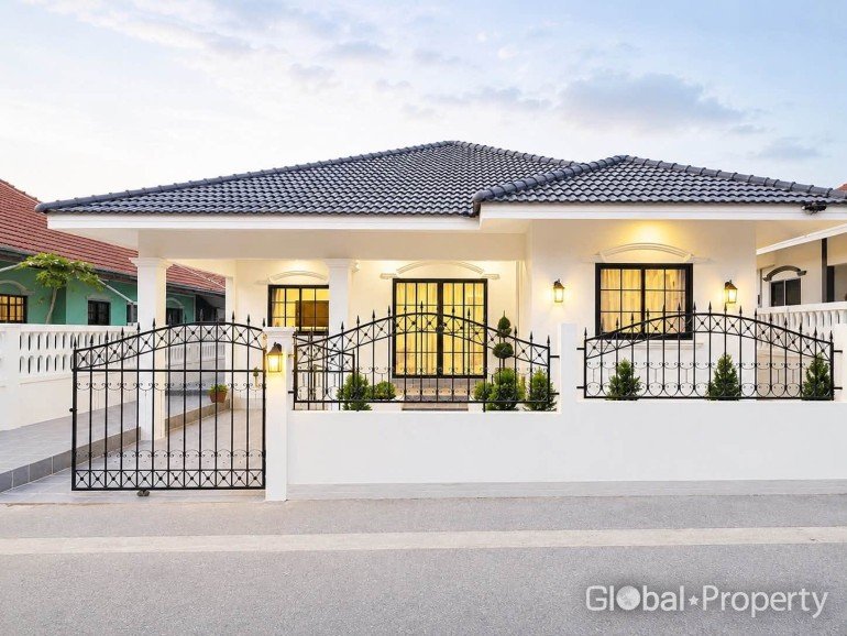3 bedrooms House for sale in Pattaya, Chonburi, Eastern Thailand, Thailand № 165863