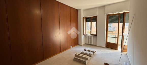 2 Schlafzimmer Wohnung in Turin, Italy, Nr. 379499 5