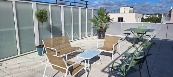 Apartamento de 2 dormitorios en Rueil-Malmaison, France No. 347426 2