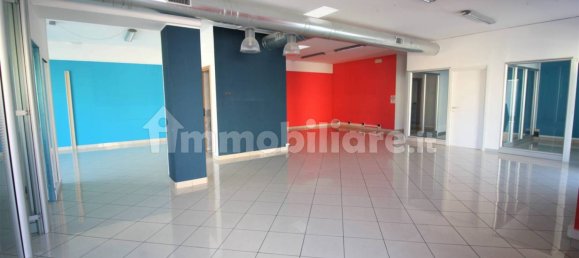 3 rooms Office in San Benedetto del Tronto, Italy No. 301199 2