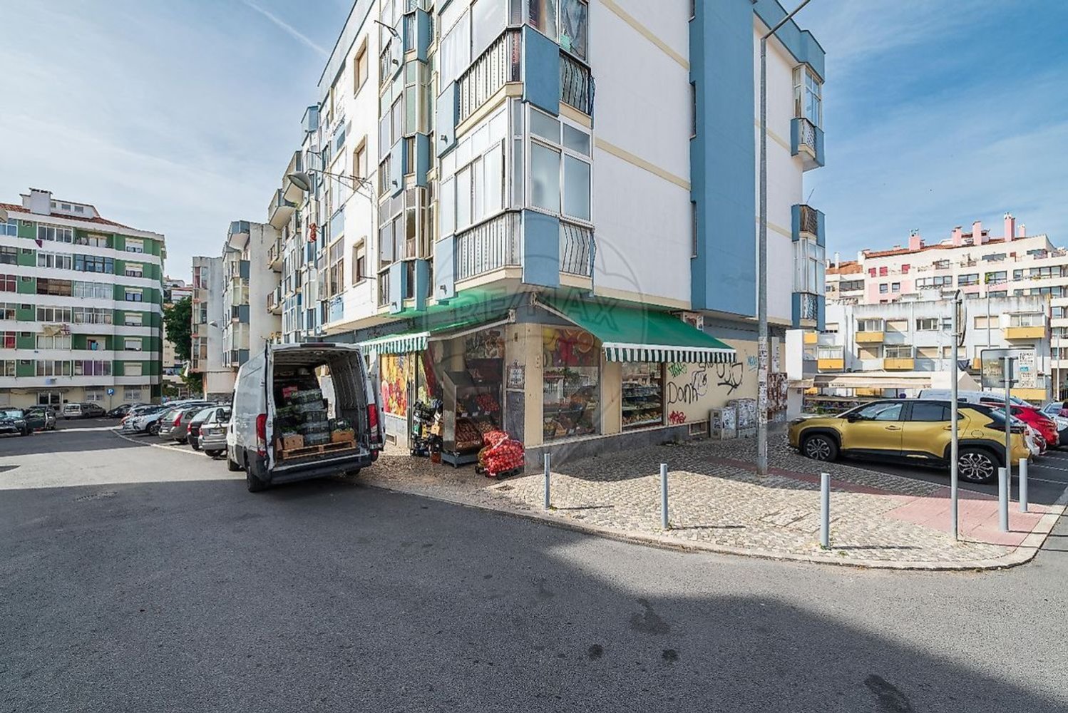 76m² Commercial property in Sintra, Portugal No. 64048