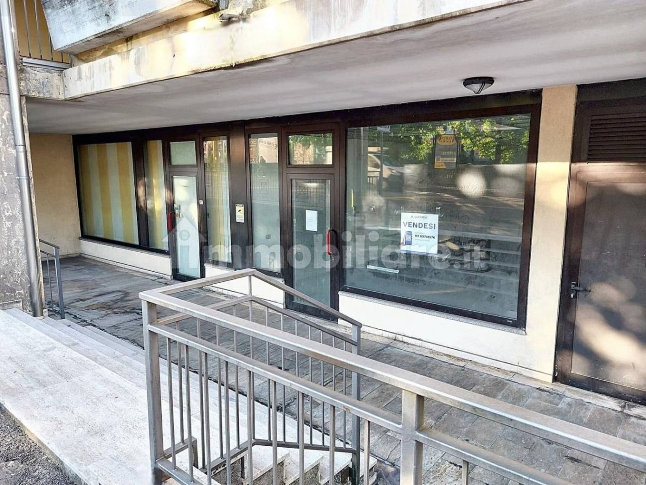  عقار تجاري في Varese, Italy 70متر مربع رقم 317739