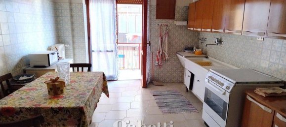 1 bedroom Apartment in Campobasso, Italy No. 306541 8