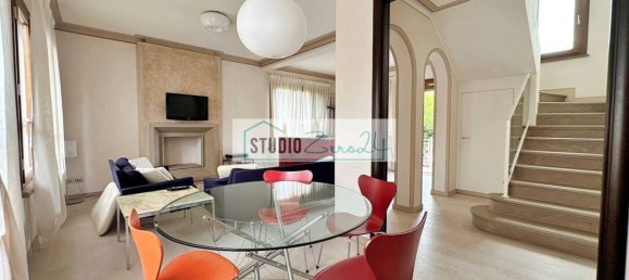 3 bedrooms Villa in Pietrasanta, Italy No. 374517 3