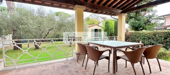 3 bedrooms Villa in Pietrasanta, Italy No. 374517 8