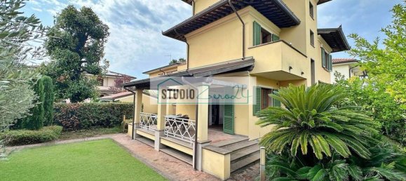 3 bedrooms Villa in Pietrasanta, Italy No. 374517 2
