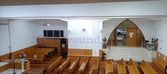 340m² Commercial property in Lisbon, Portugal No. 194619 2